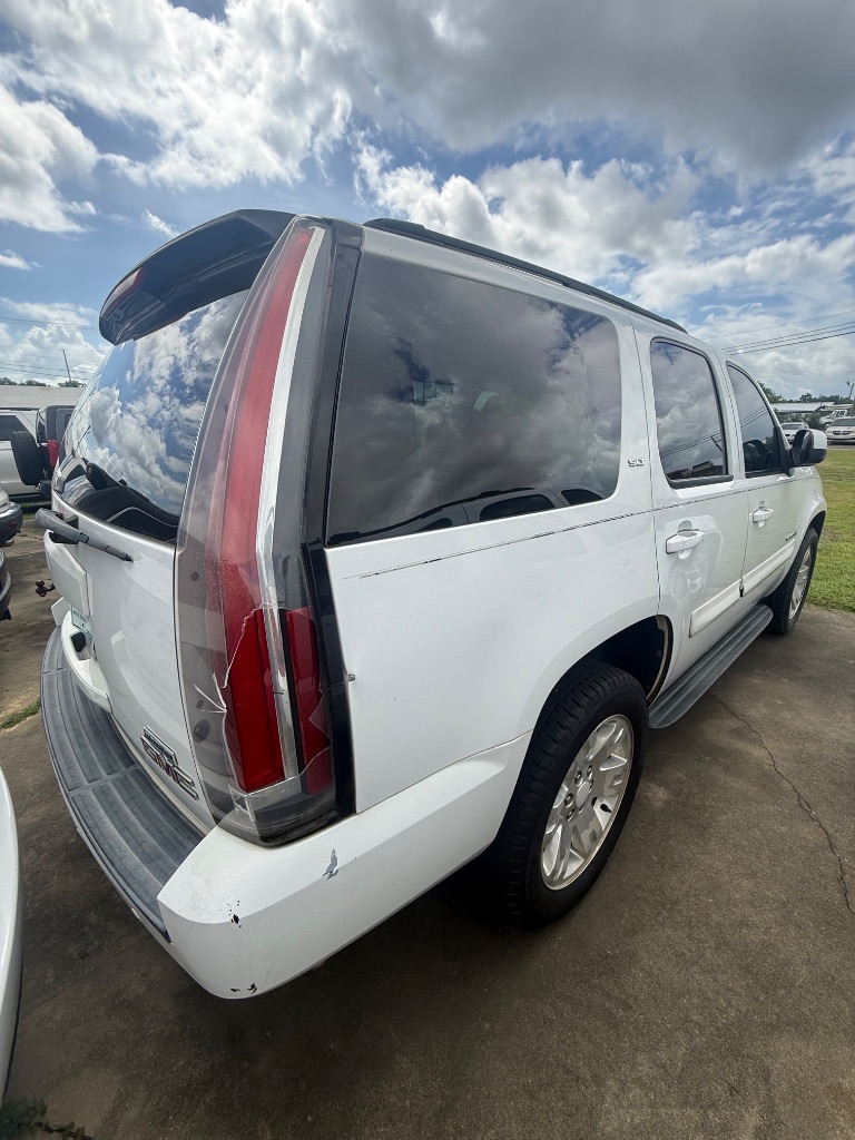 2008 GMC Yukon - $7,950