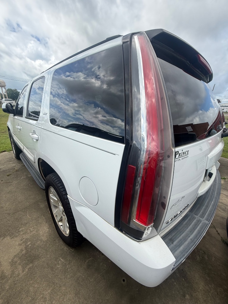 2008 GMC Yukon - $7,950