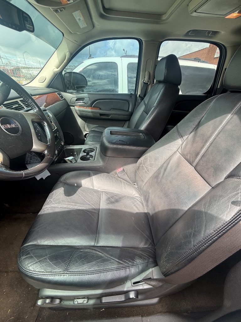 2008 GMC Yukon - $7,950