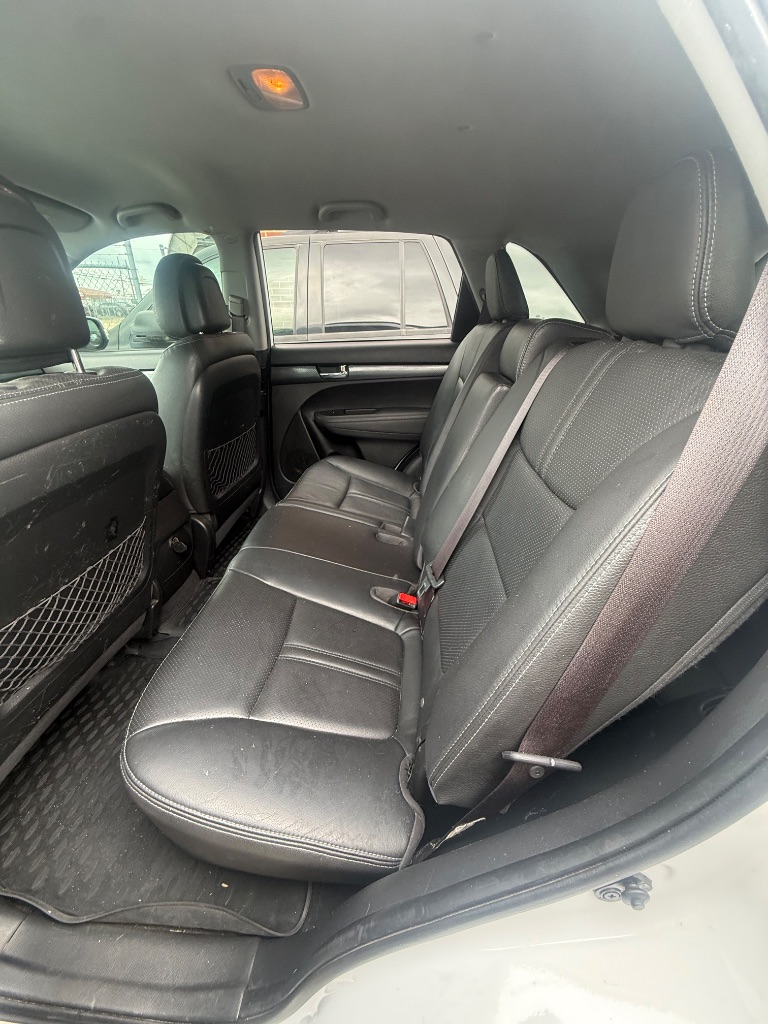 2011 Kia Sorento - $5,950
