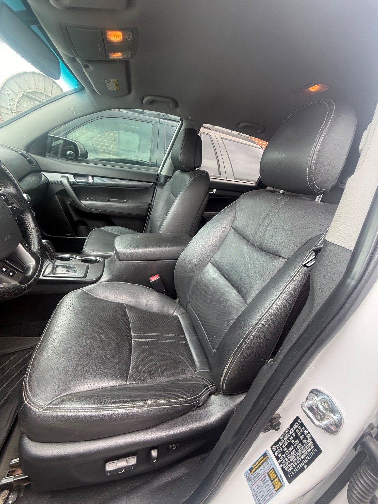 2011 Kia Sorento - $5,950