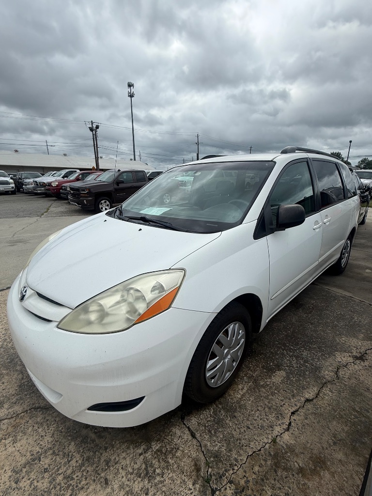 2006 Toyota Sienna - $5,950