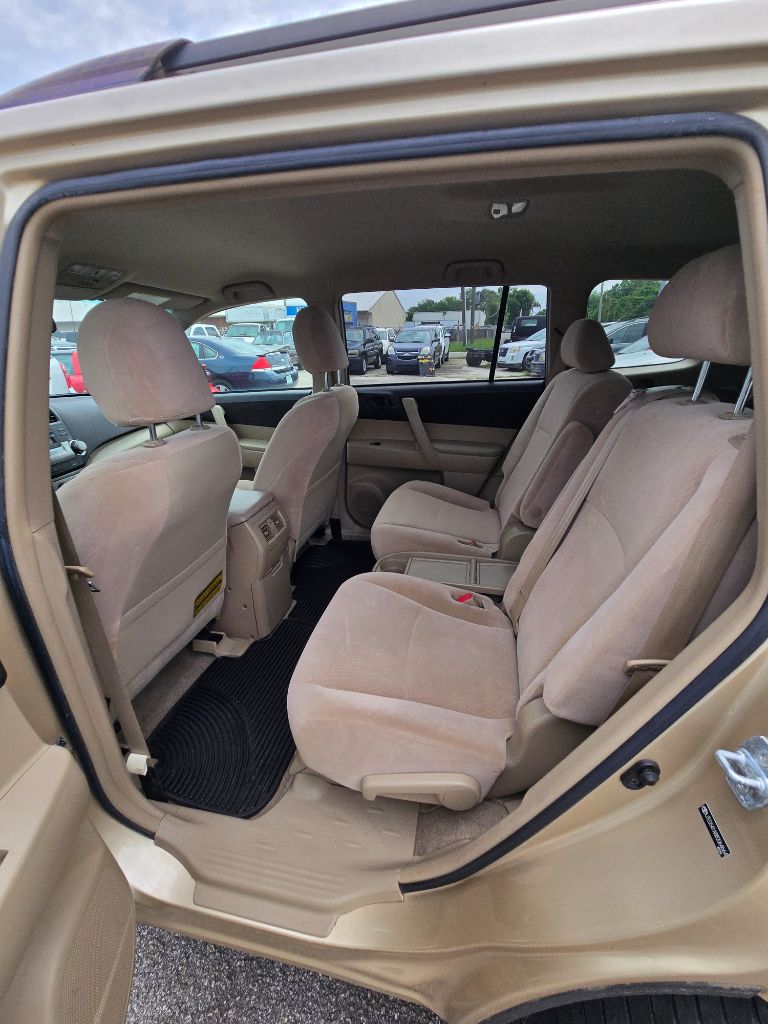2008 Toyota Highlander - $6,950