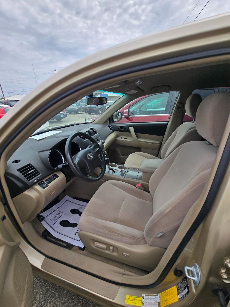 2008 Toyota Highlander - $6,950