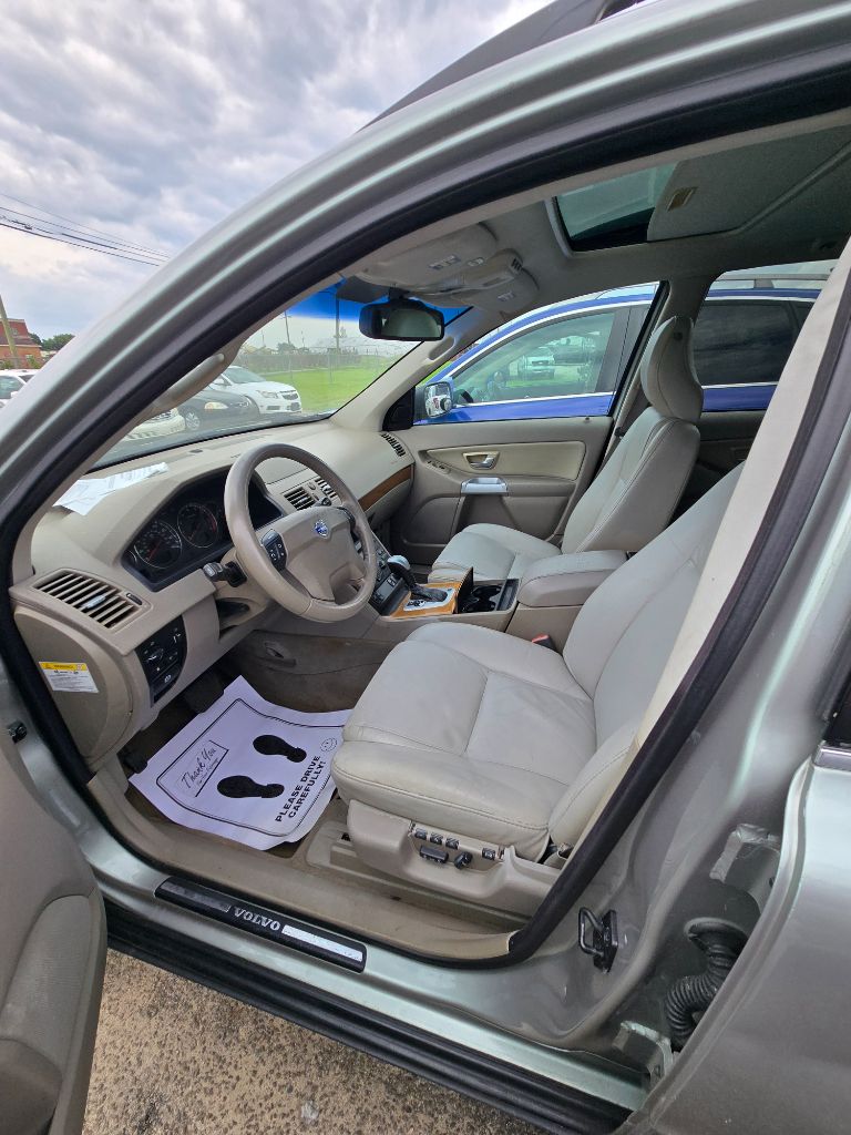 2004 Volvo XC90 - $5,950