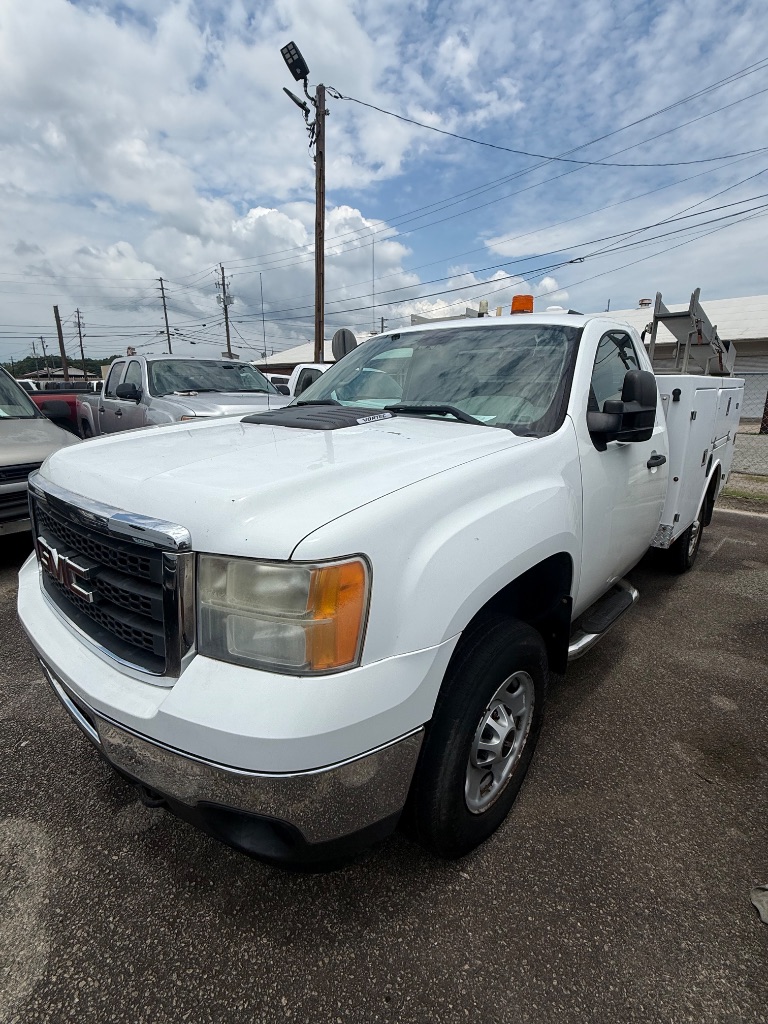 2013 GMC Sierra 2500 - $12,950