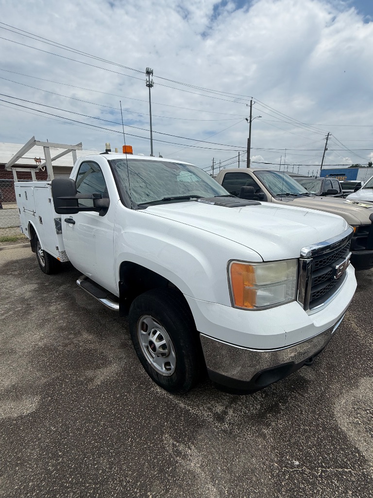 2013 GMC Sierra 2500 - $12,950