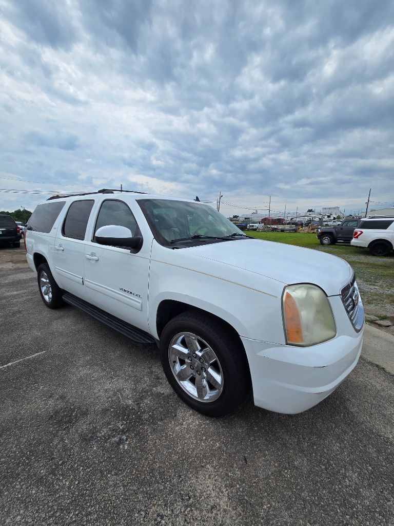 2011 GMC Yukon - $8,950