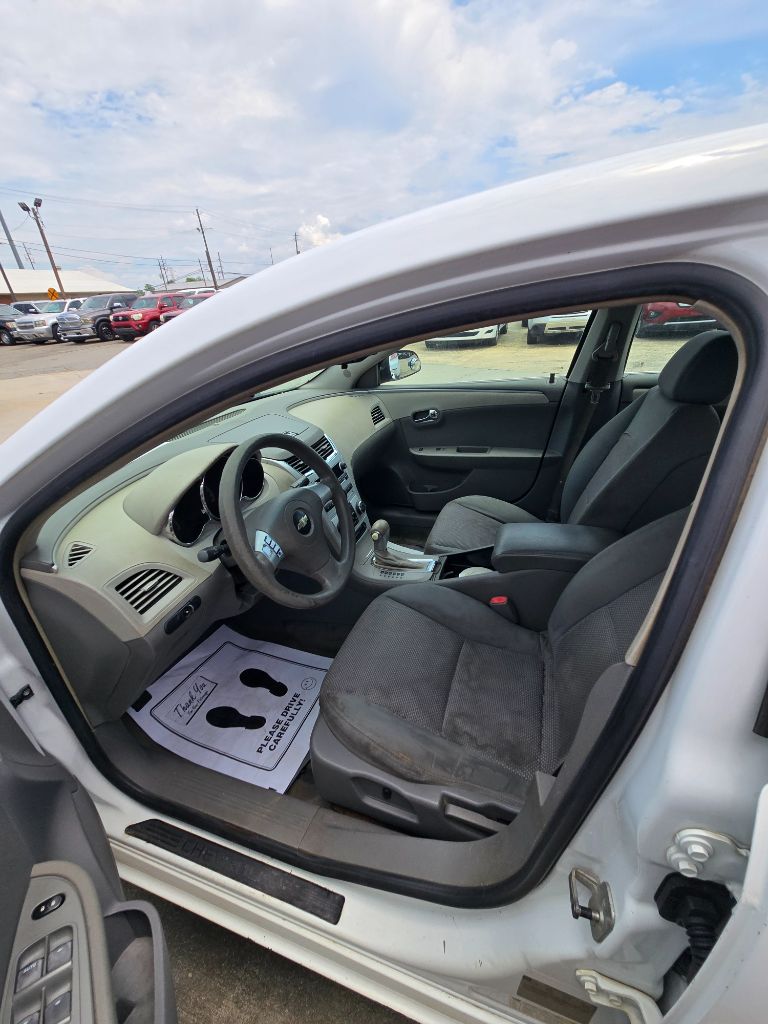 2009 Chevrolet Malibu - $4,950