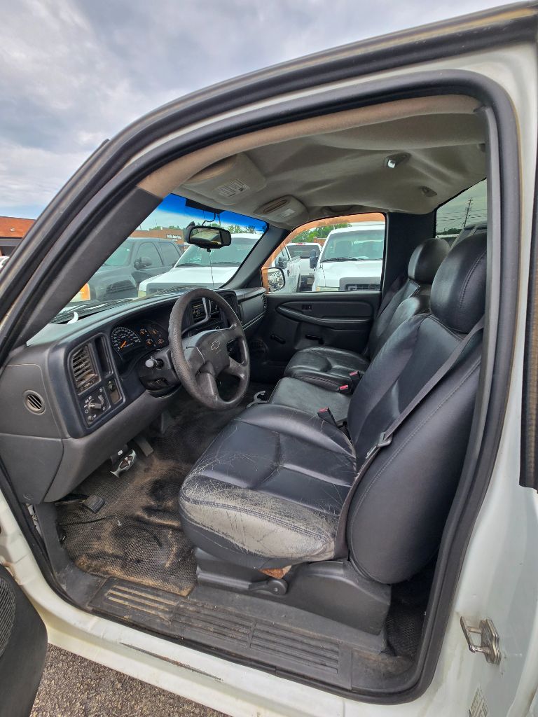 2006 Chevrolet Silverado - $7,950