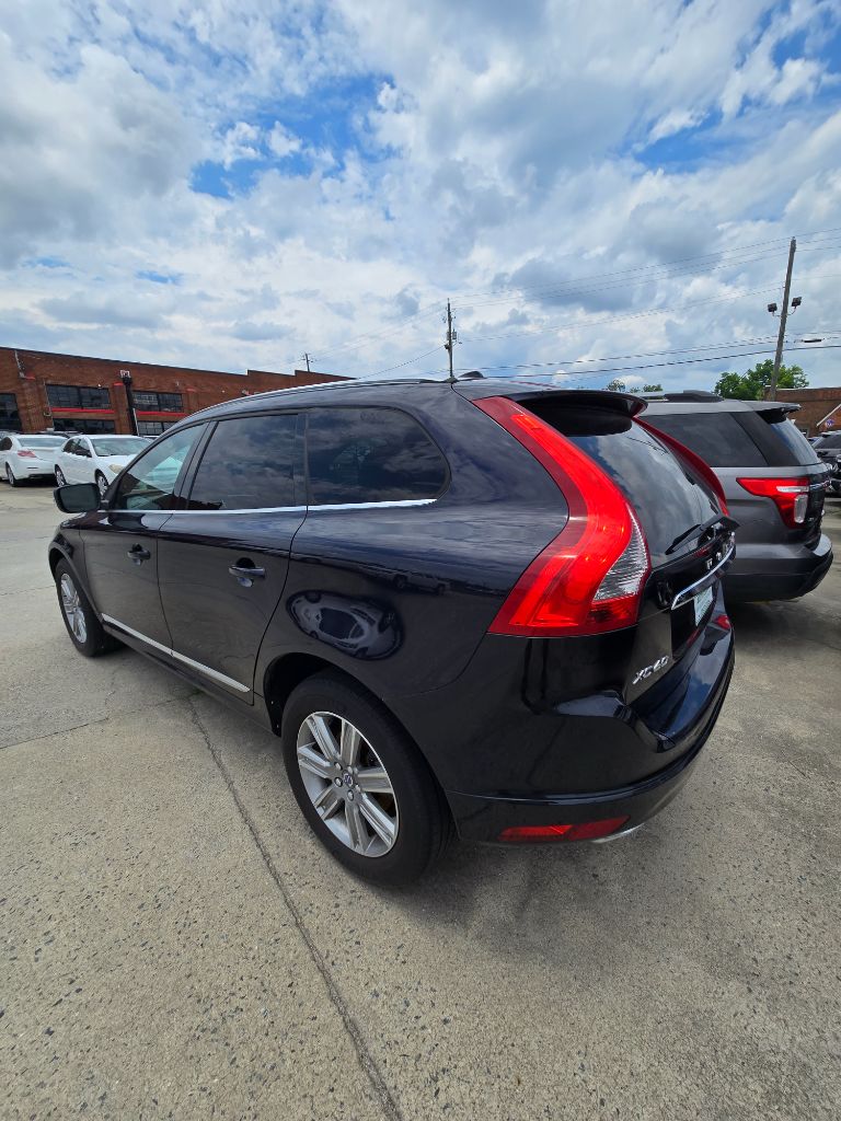 2016 Volvo XC60 - $11,950