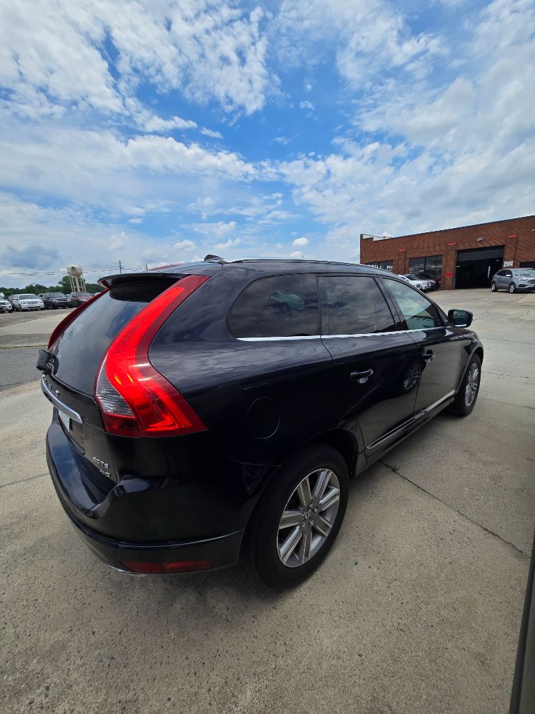 2016 Volvo XC60 - $11,950
