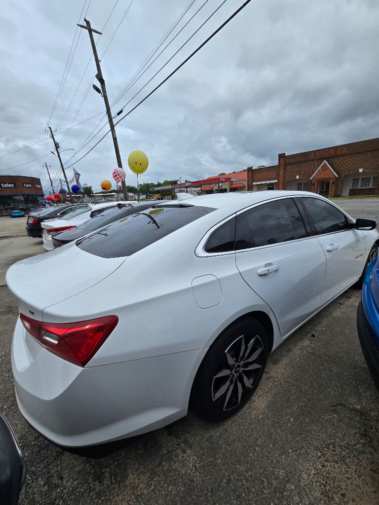 2017 Chevrolet Malibu - $12,950