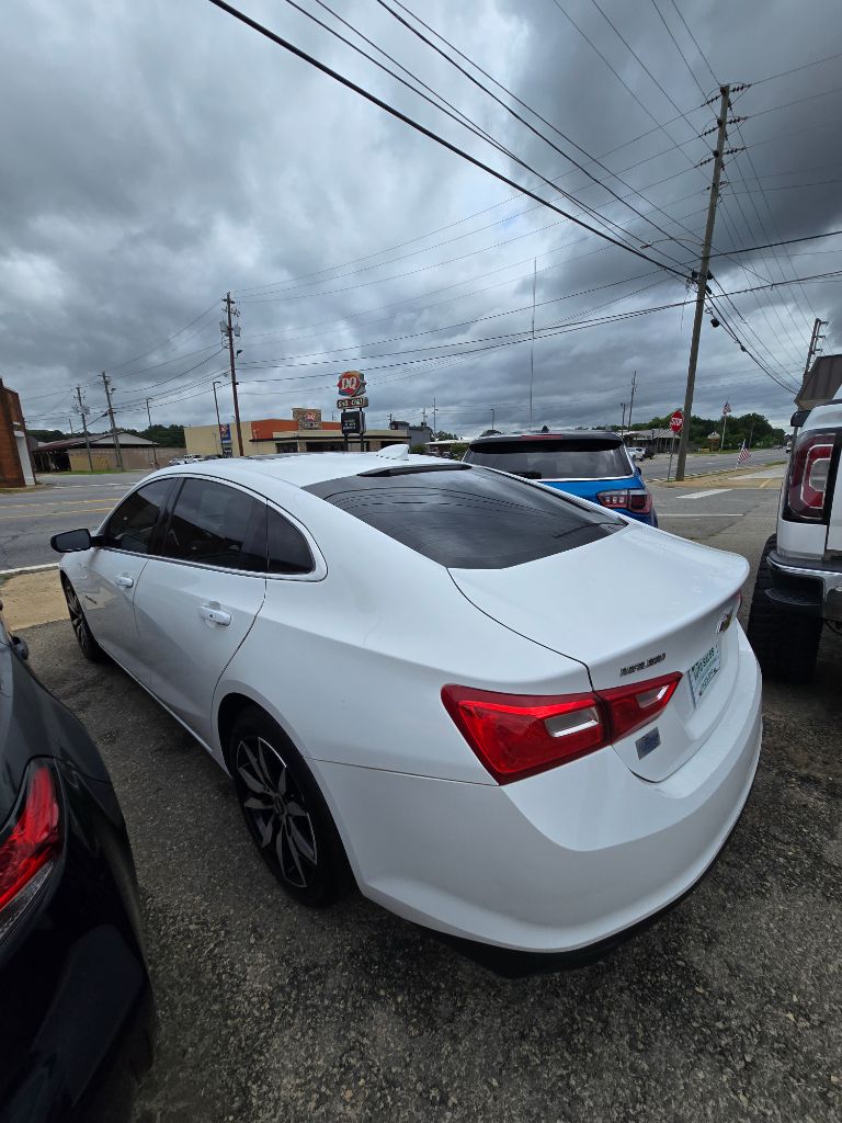 2017 Chevrolet Malibu - $12,950
