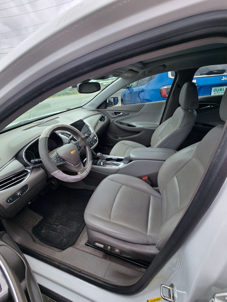 2017 Chevrolet Malibu - $12,950