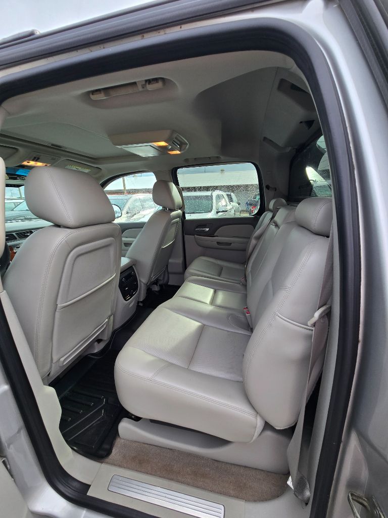 2011 Chevrolet Avalanche - $16,950