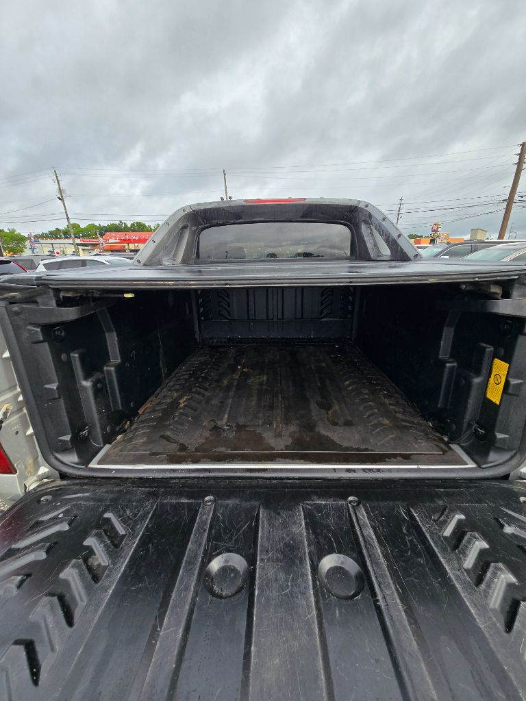 2011 Chevrolet Avalanche - $16,950