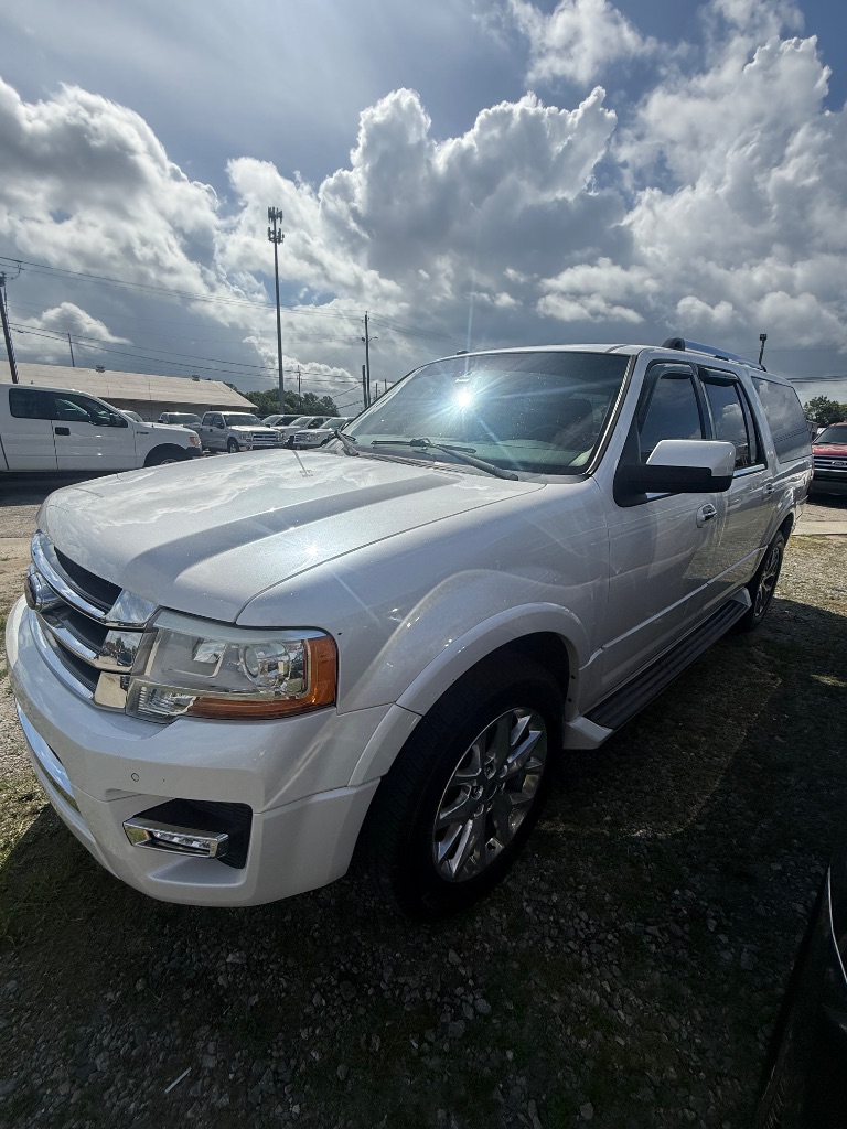 2017 Ford Expedition - $10,950