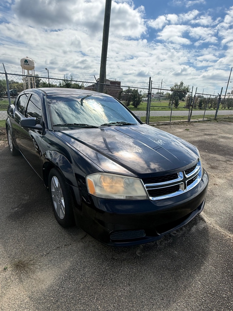 2013 Dodge Avenger - $3,950
