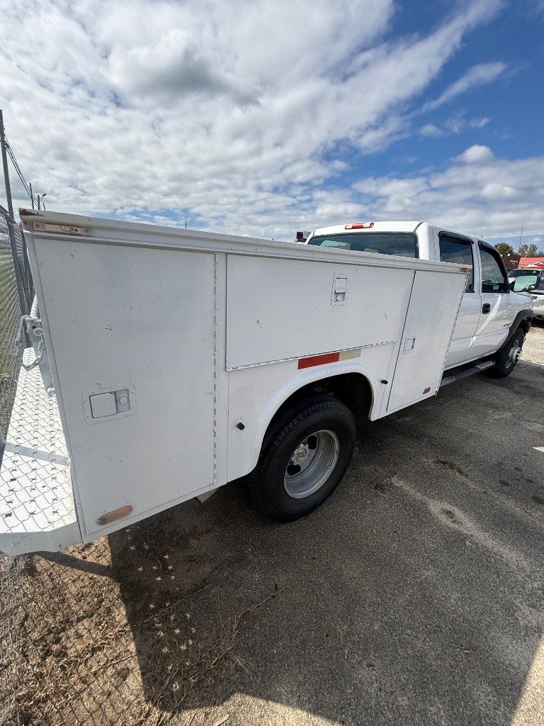 2005 Chevrolet Silverado - $7,950