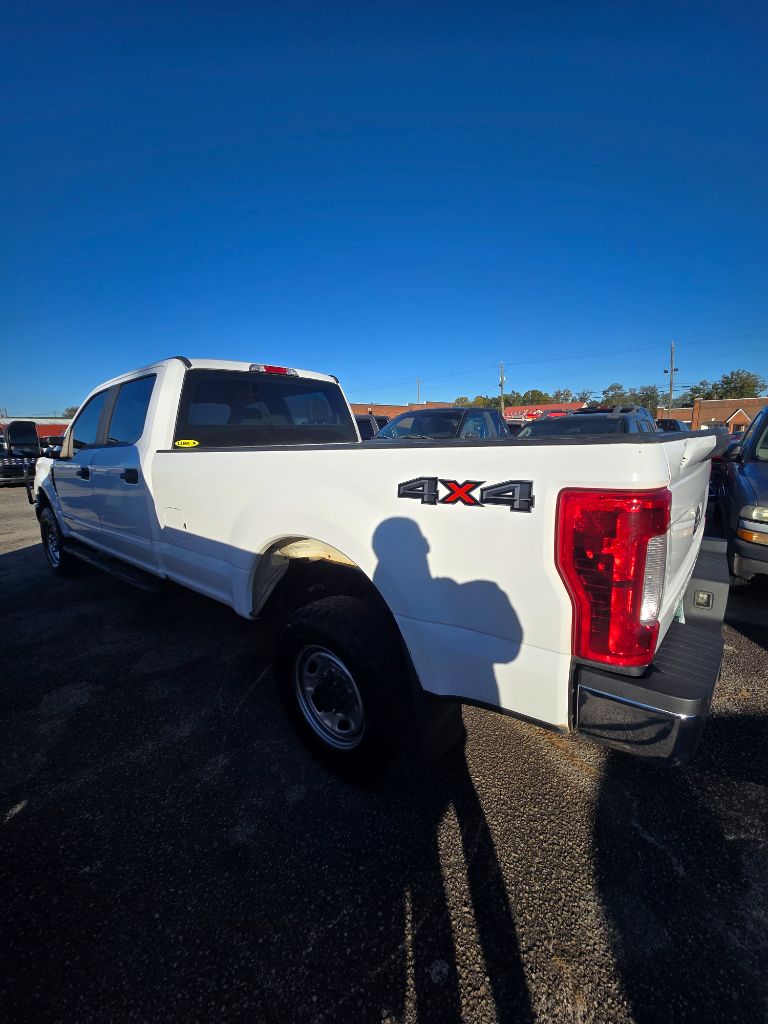 2019 Ford F-350 - $19,950