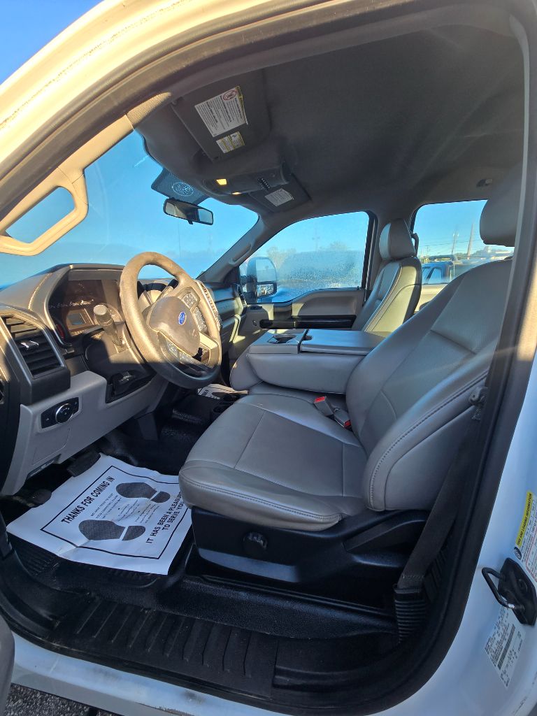 2019 Ford F-350 - $19,950