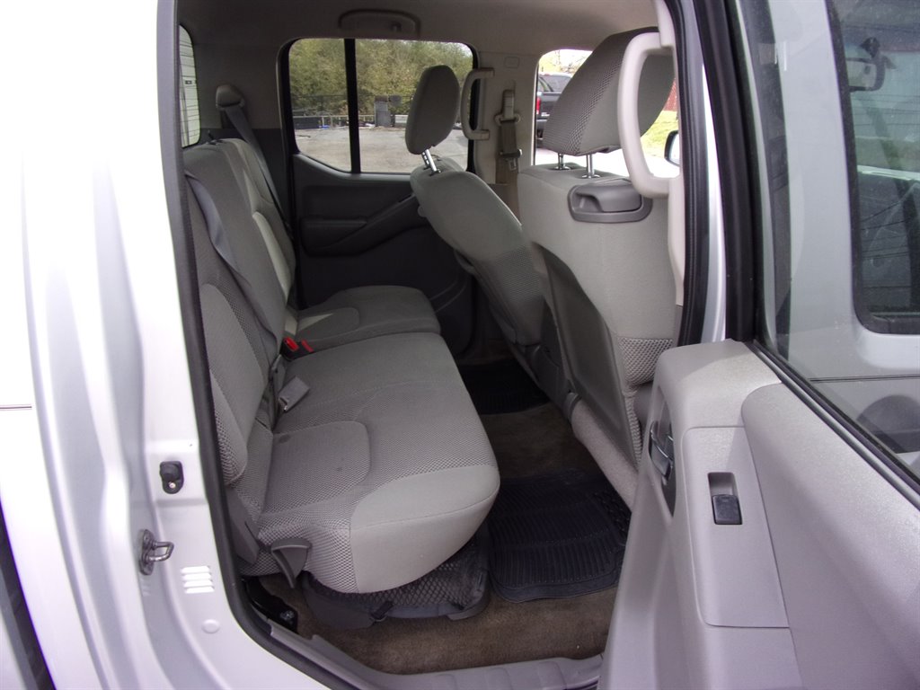 2011 Nissan Frontier S photo