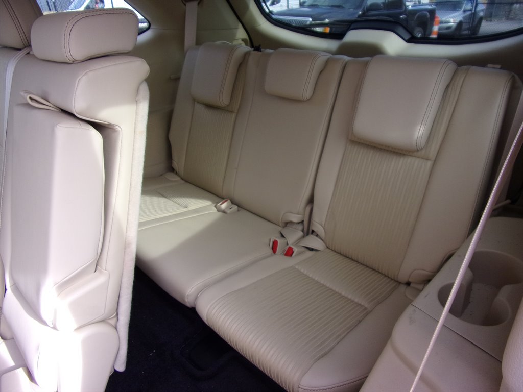 2016 Toyota Highlander LE photo