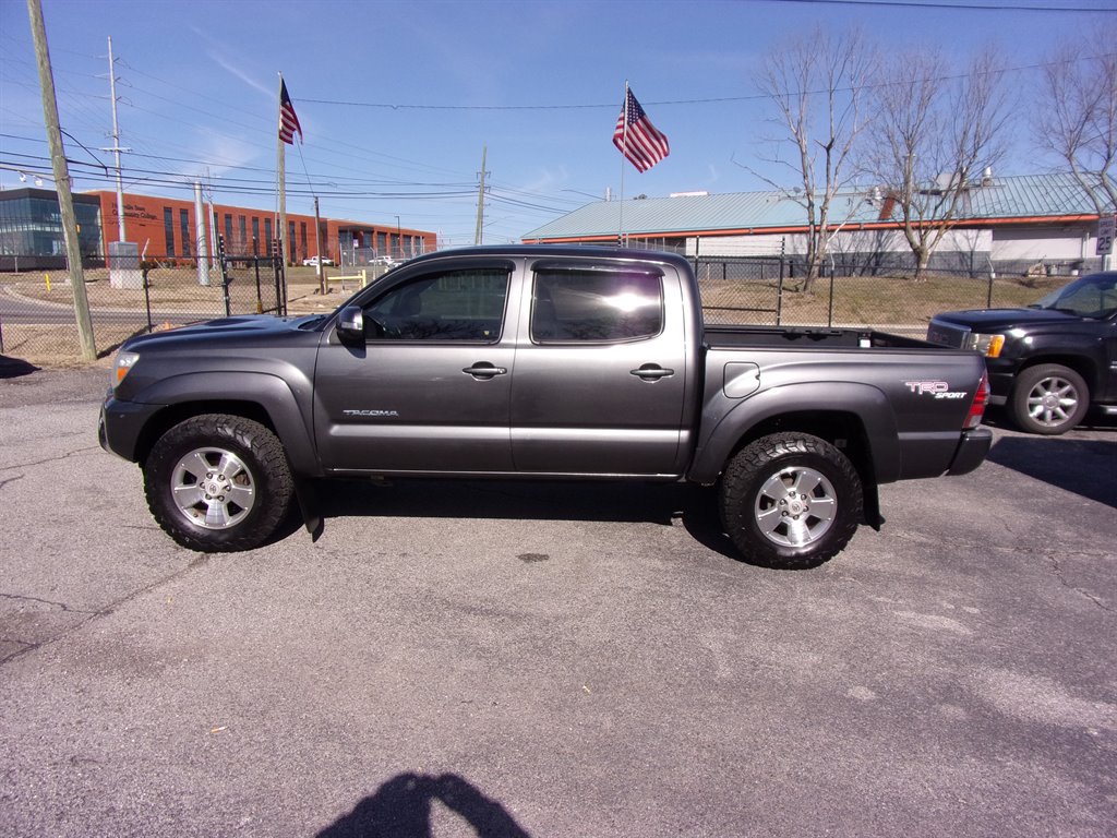 2013 Toyota Tacoma V6 photo
