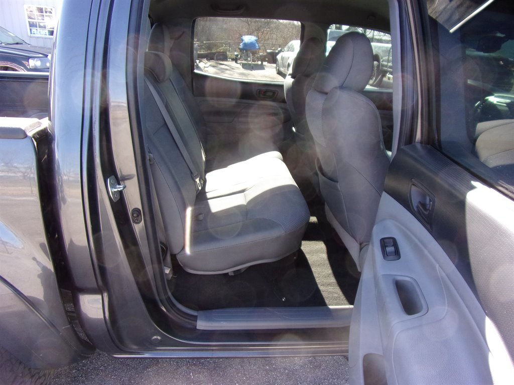 2013 Toyota Tacoma V6 photo