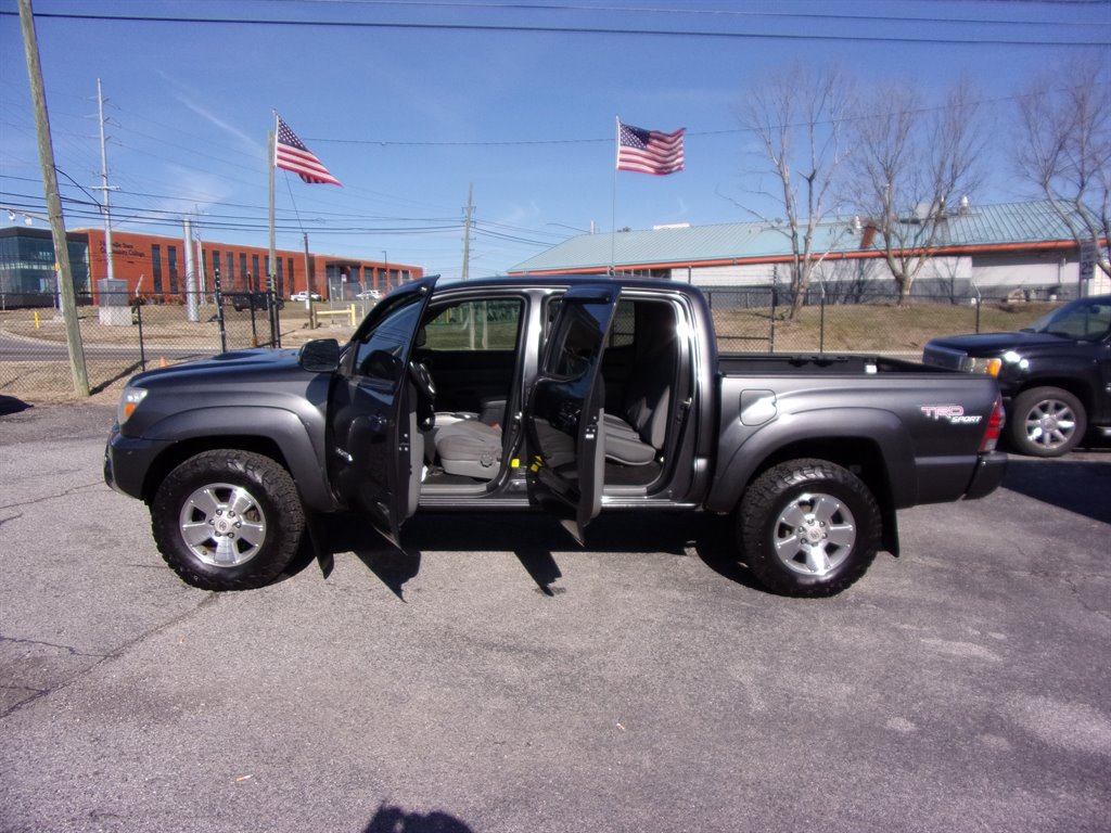 2013 Toyota Tacoma V6 photo