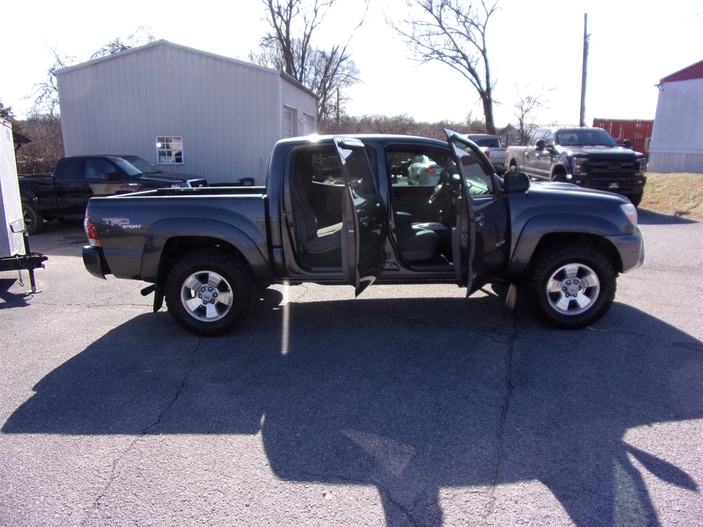 2013 Toyota Tacoma V6 photo