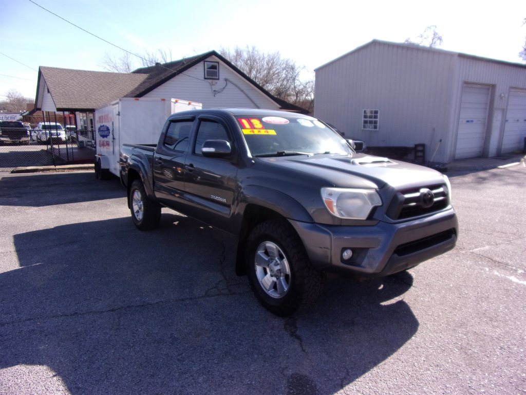 2013 Toyota Tacoma V6 photo