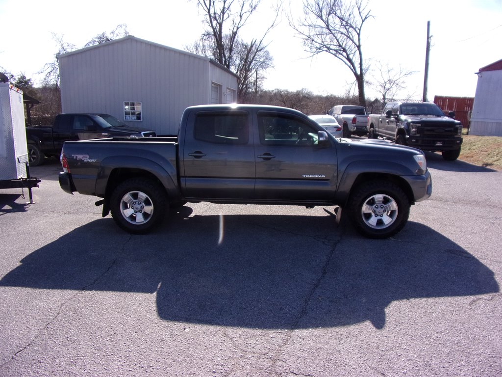 2013 Toyota Tacoma V6 photo