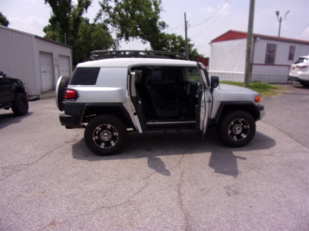 2007 Toyota FJ Cruiser photo