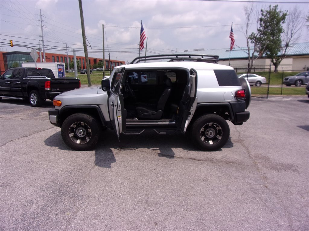 2007 Toyota FJ Cruiser photo
