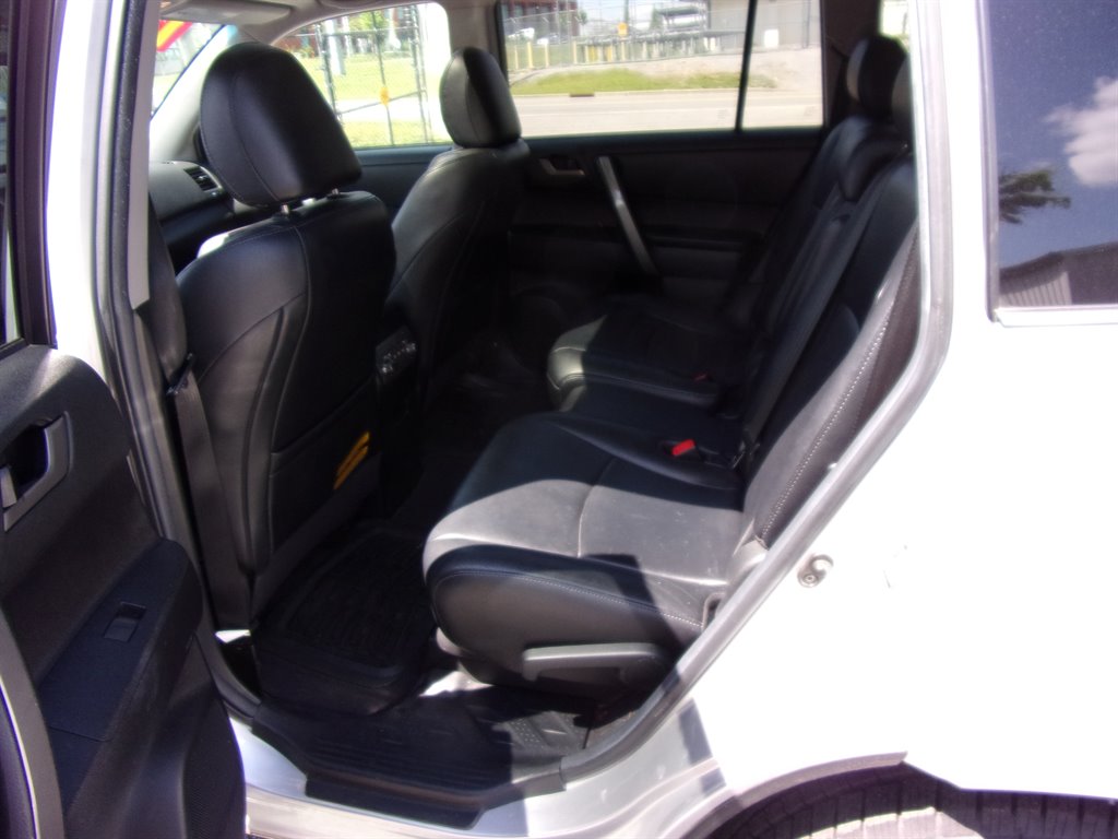 2013 Toyota Highlander photo
