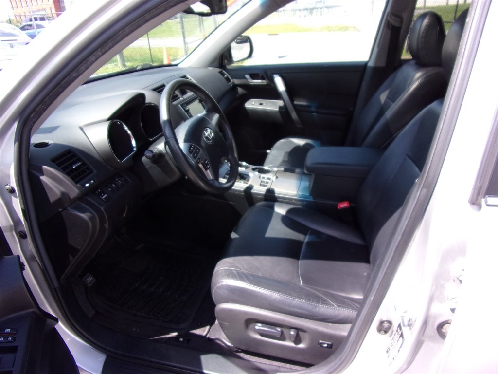 2013 Toyota Highlander photo