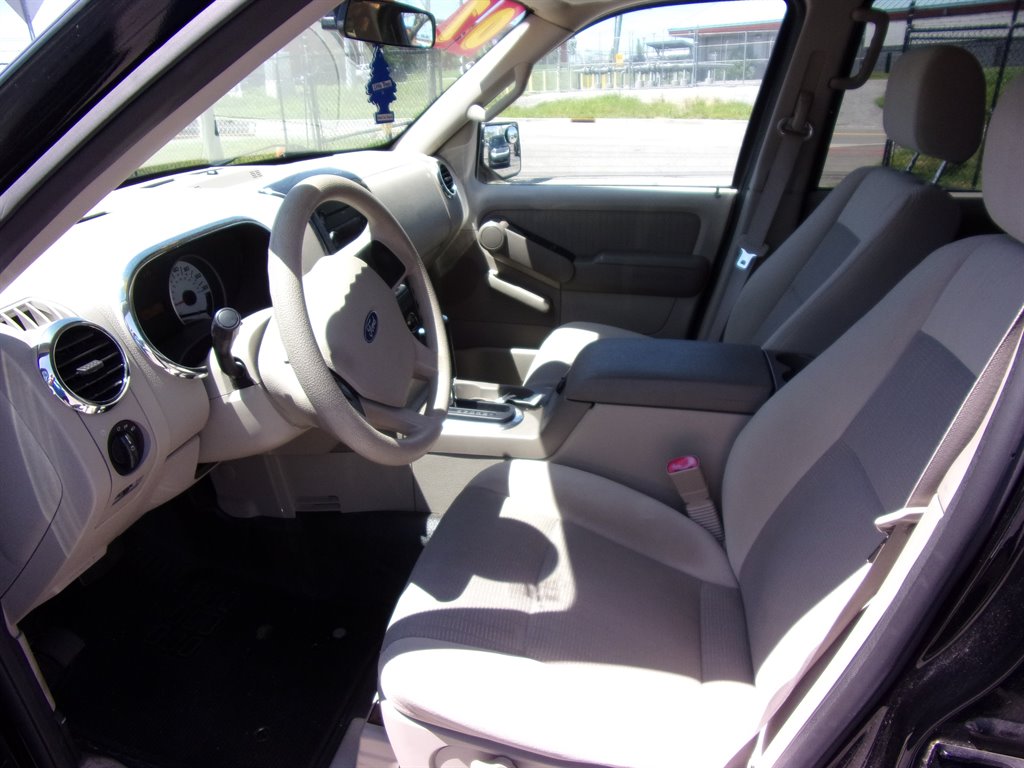 2007 Ford Explorer Sport Trac XLT photo