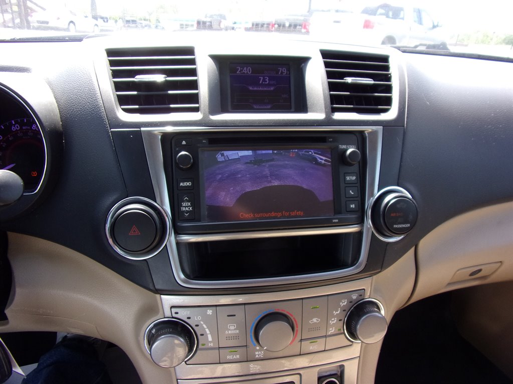 2013 Toyota Highlander - $14,900