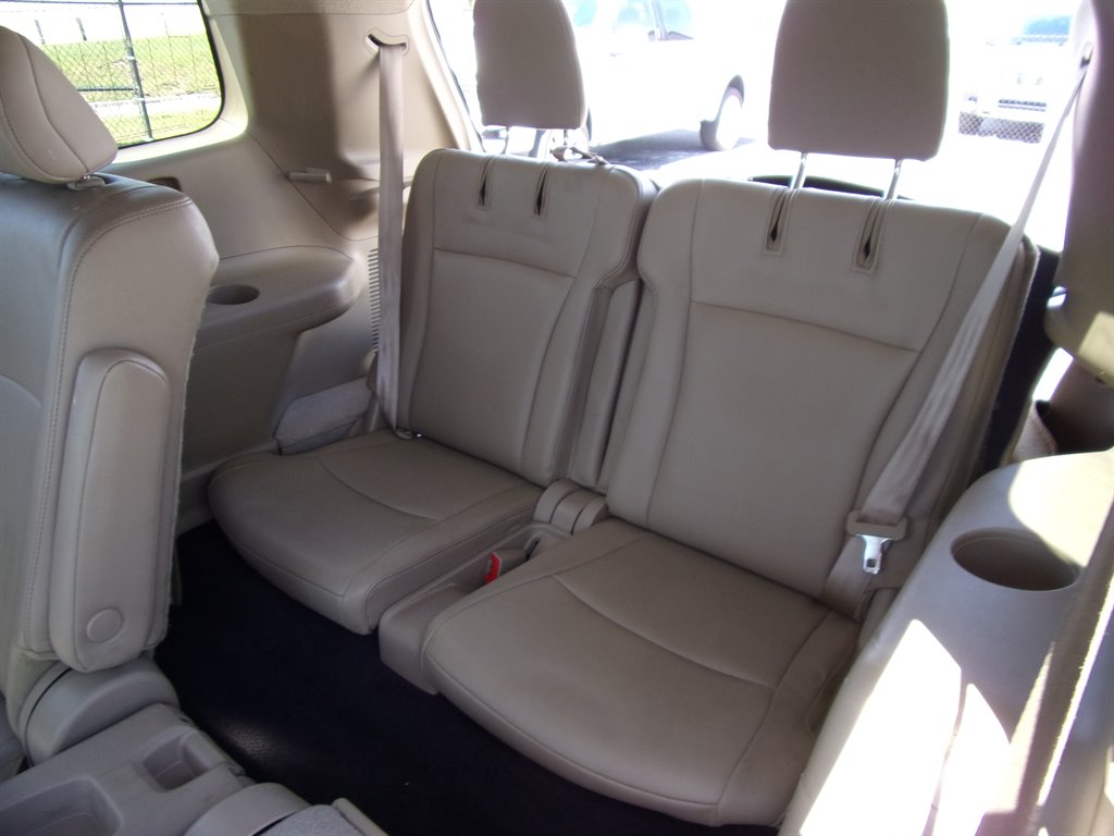 2013 Toyota Highlander - $14,900