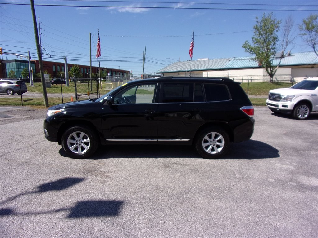 2013 Toyota Highlander - $14,900