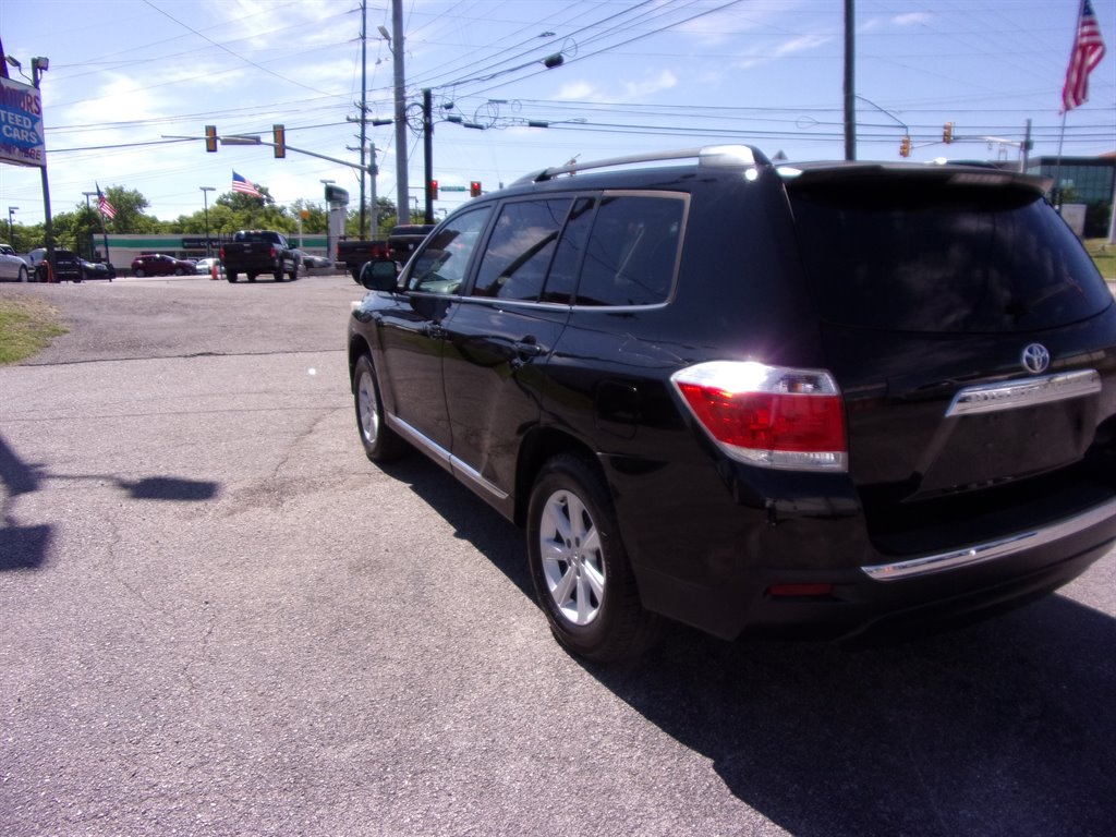2013 Toyota Highlander - $14,900