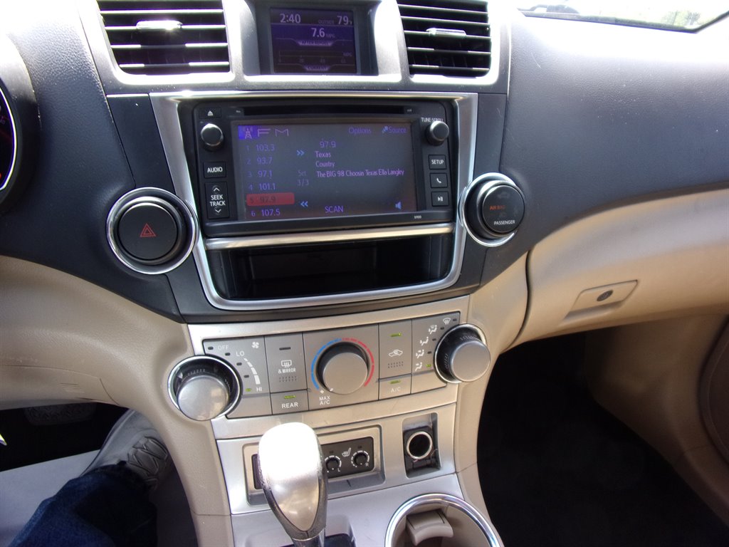 2013 Toyota Highlander - $14,900