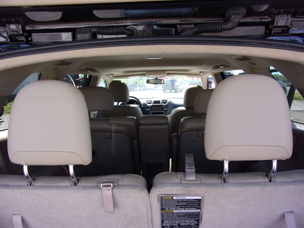 2013 Toyota Highlander - $14,900