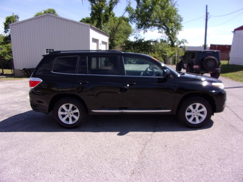 2013 Toyota Highlander - $14,900
