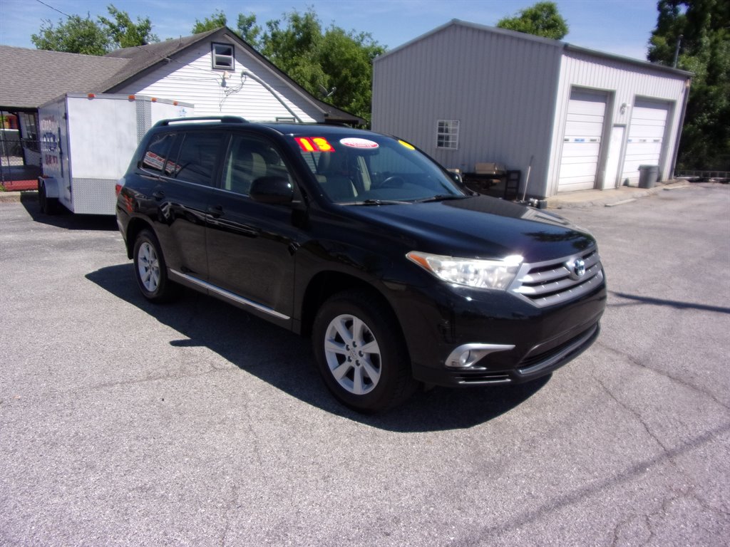 2013 Toyota Highlander - $14,900