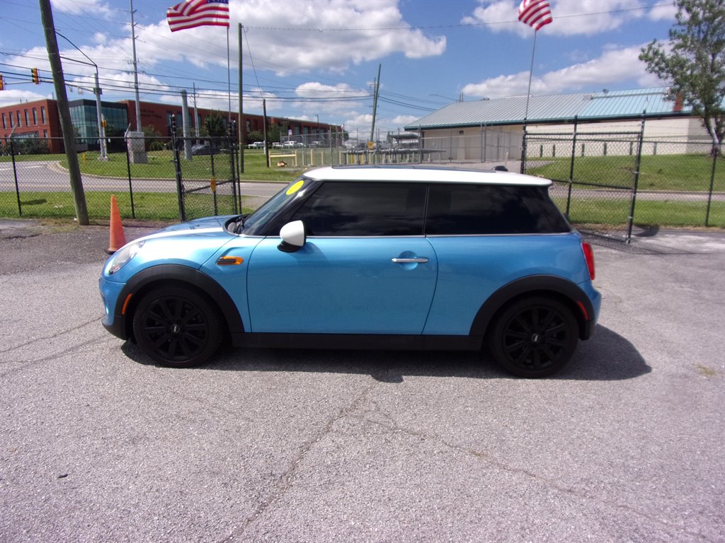 2015 MINI Hardtop - $10,900