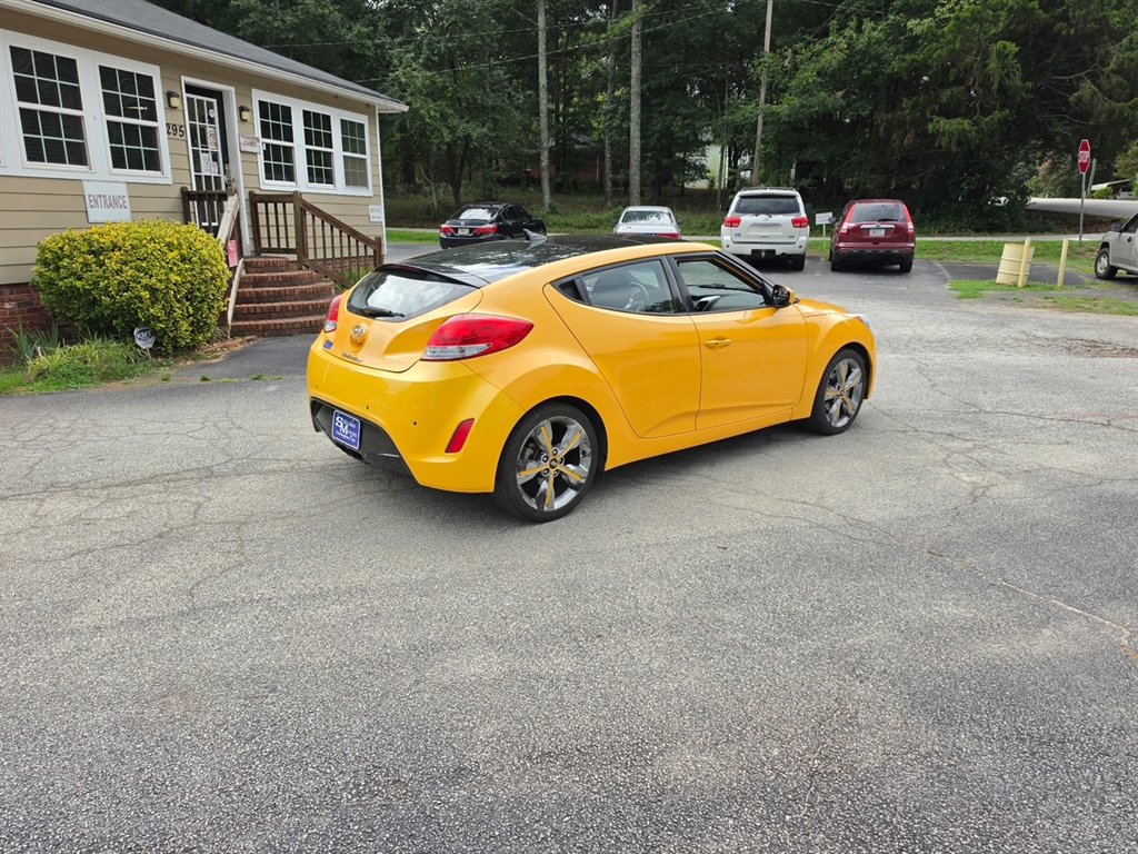 2016 Hyundai Veloster - $9,995