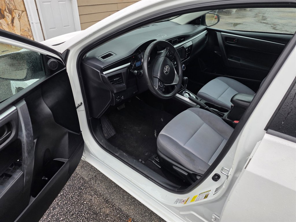 2016 Toyota Corolla - $10,995